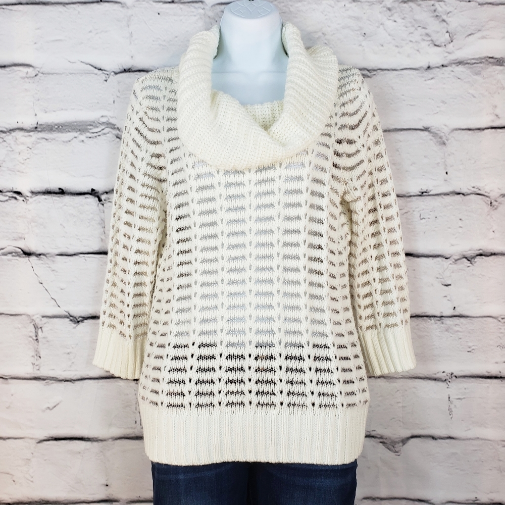 DB Established 1962 Cream and Silver Sweater M